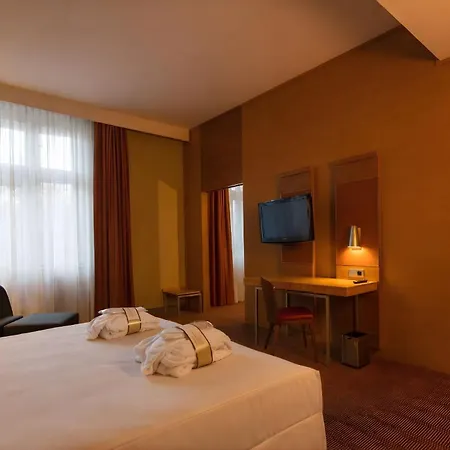 Mercure Center 4*