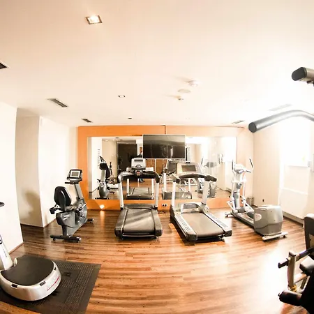 Mercure Center Hotel 4*