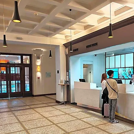 Mercure Center