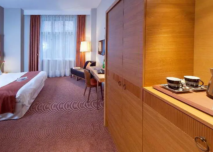 Mercure Center 4*