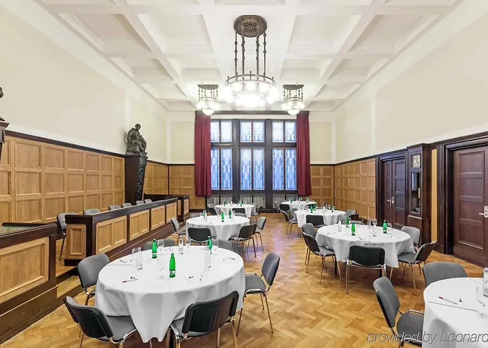 美居奥斯特拉瓦中心酒店 俄斯特拉发